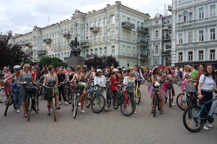 Велопарад  девушек