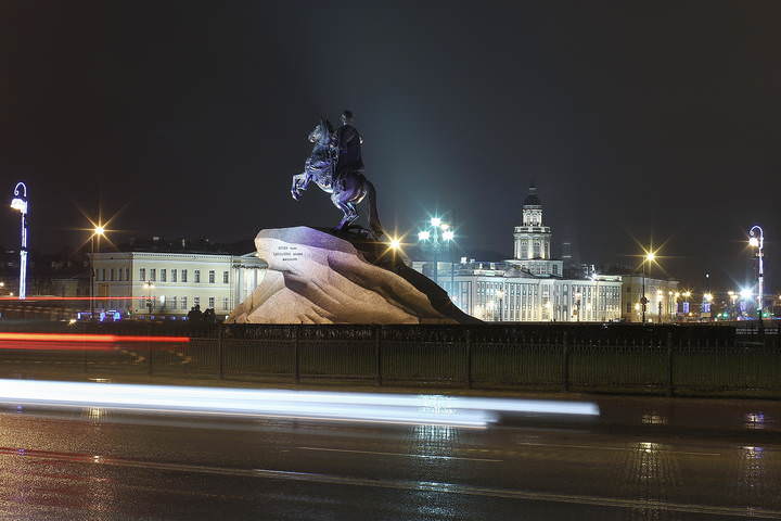 Медный всадник.  Люблю тебя, Петра творенье...