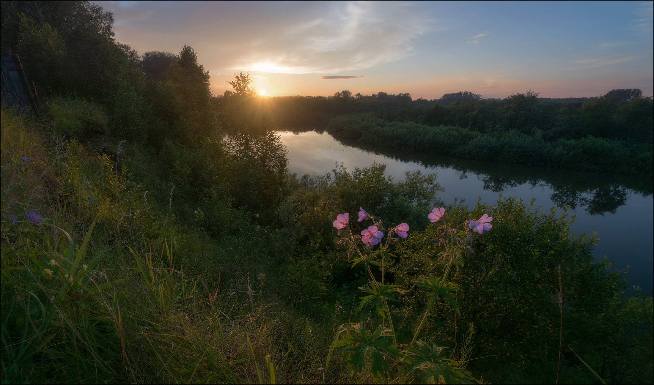 В лучах заходящего солнца