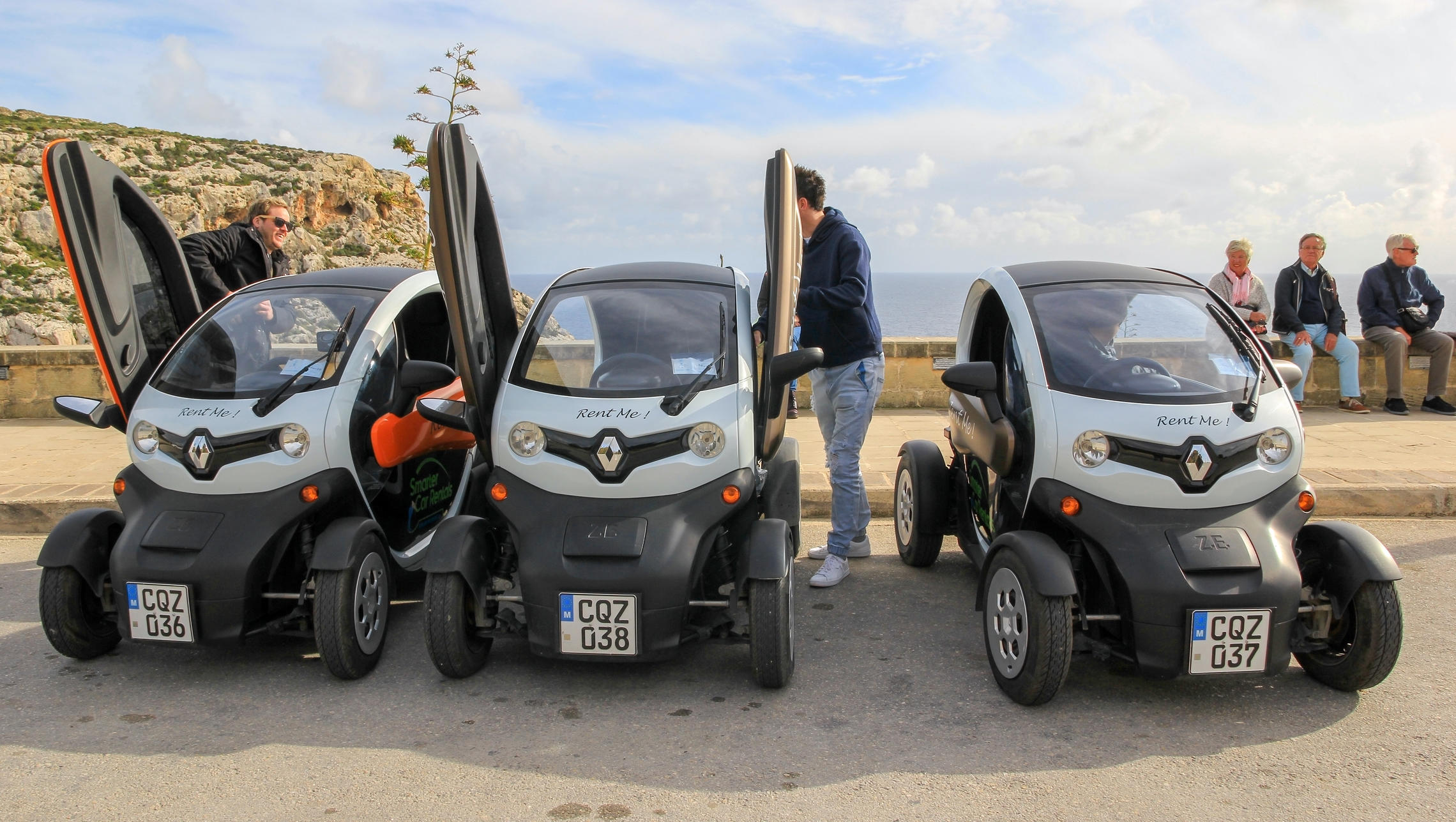 Три товарища