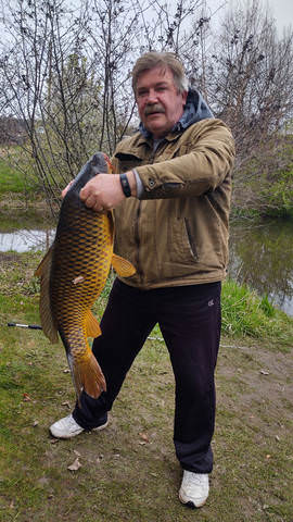 А мы и дома , и на рыбалке...