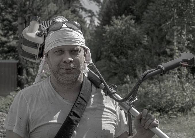 Пора косить сосед маленочка прислал...
