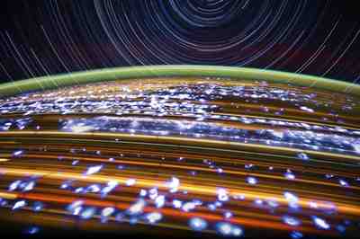 Астронавт НАСА поделился невероятной фотографией звездного следа