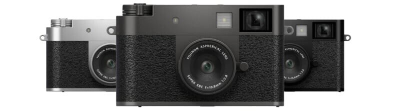 Три камеры Fujifilm в серебристом, черном и сером цветах