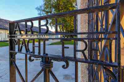 Мой визит в Дахау: через объектив и ворота