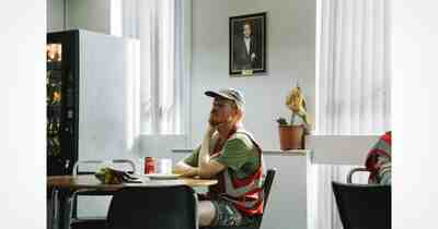 «Bugonia» уверенно использует соотношение 35-мм фотографии