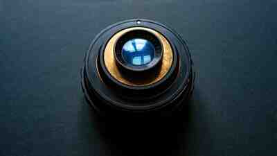 Когда 100-летний объектив лучше современных линз?