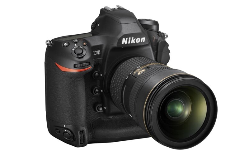 Зеркальная камера Nikon D6 с объективом