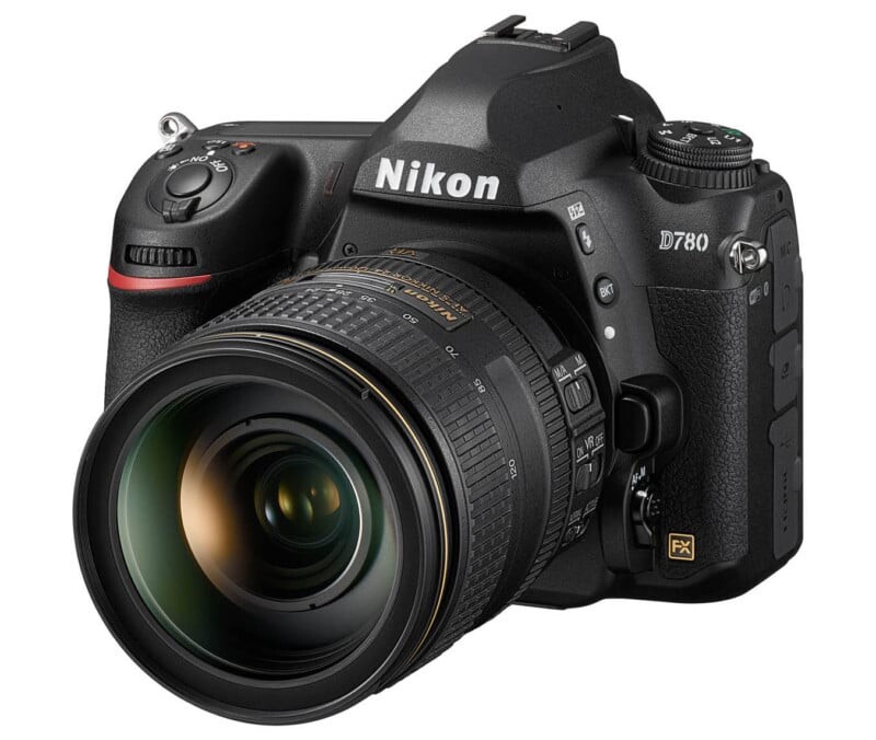Зеркальная камера Nikon D780 с зум-объективом