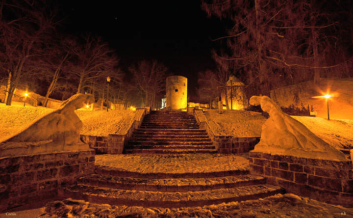 Cesis, ночной замок