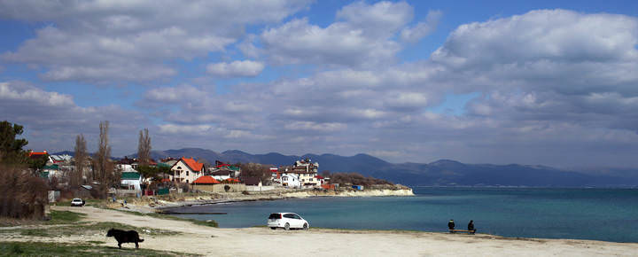 Море в ожидании лета...