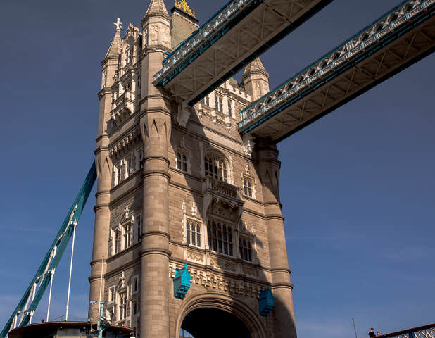 Fragment17  from London