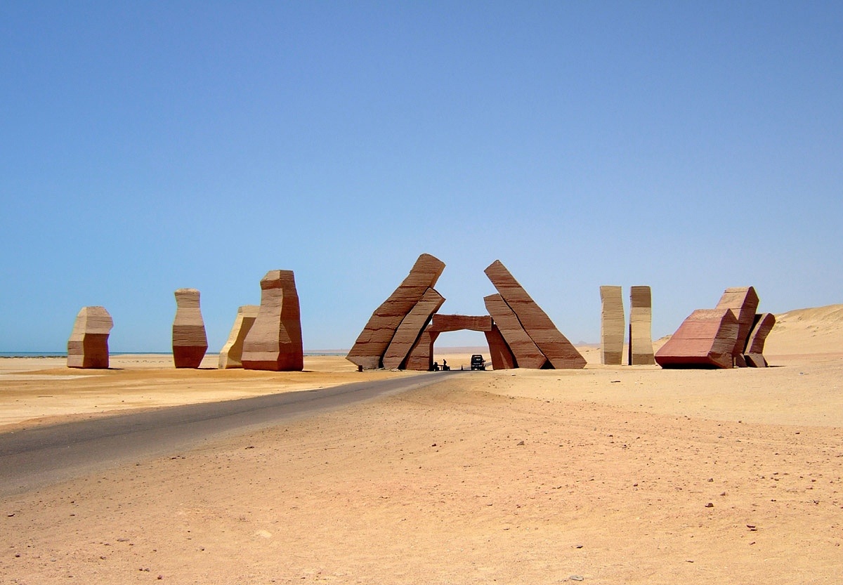 Монумент в пустыне