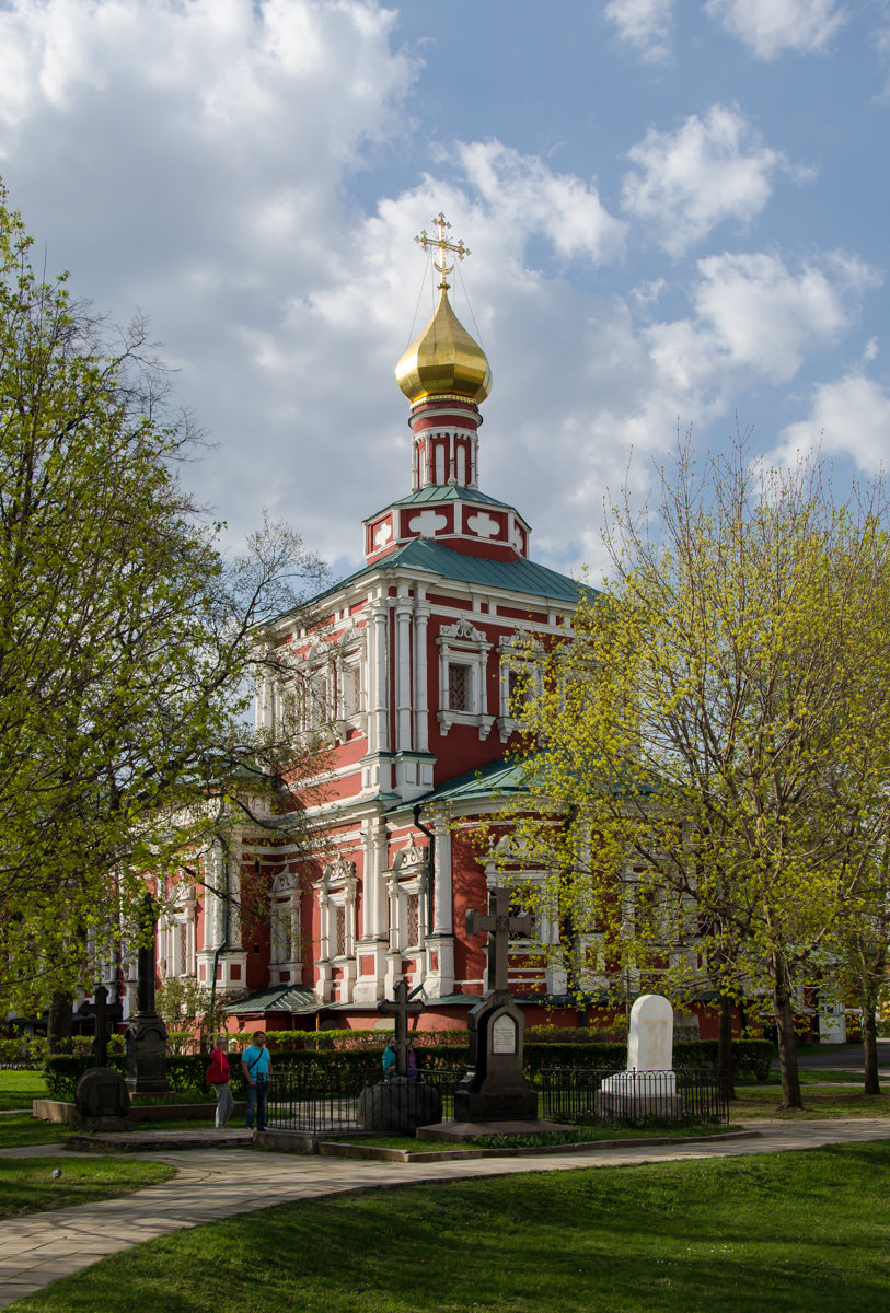 Храм Успения Пресвятой Богородицы в Новодевичьем