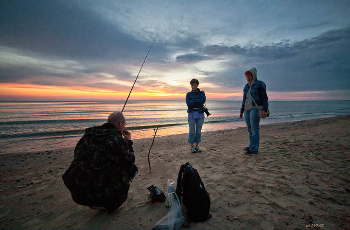 girls, boys and sea sunset