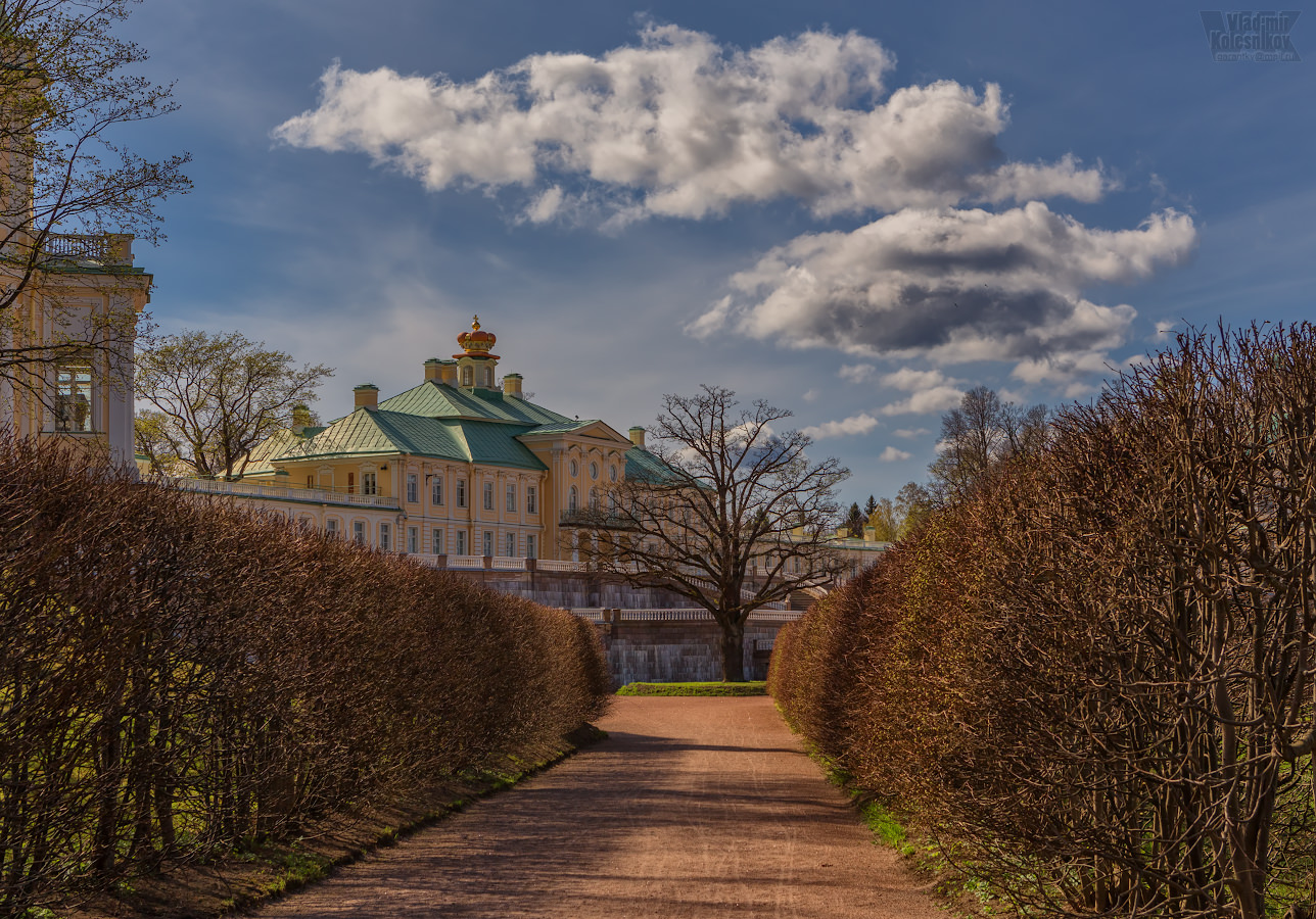 Меньшиковский дворец весной