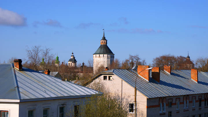 кириллов.03.05.2014 .001.Вид на Кирилло-Белозерский монастырь из окна гостиницы.