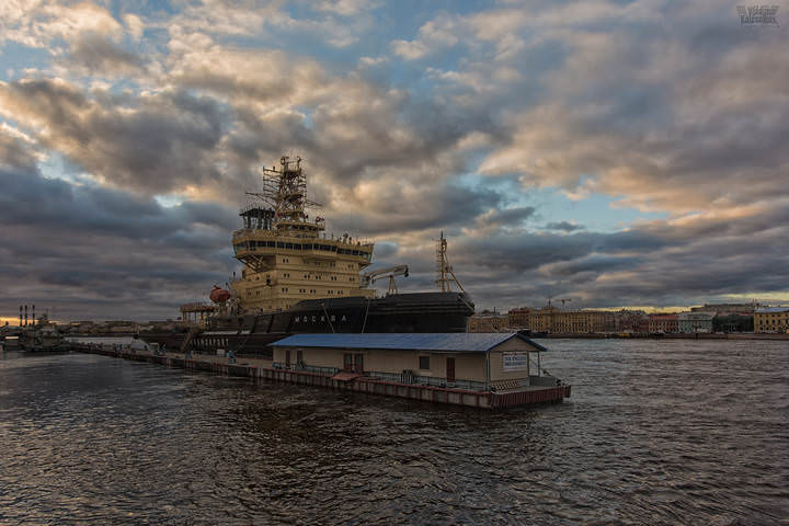 Ледокол Москва