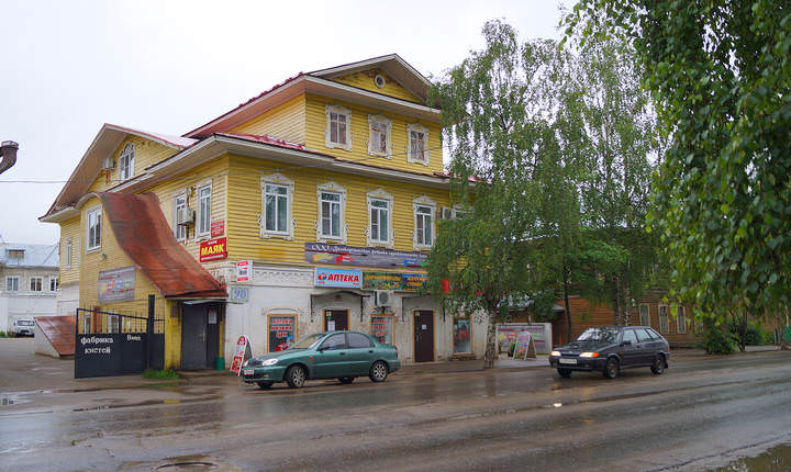 в.устюг.30.06.,1-2.07.2014 159.Молочное небо(идёт дождик).Улица Красная.