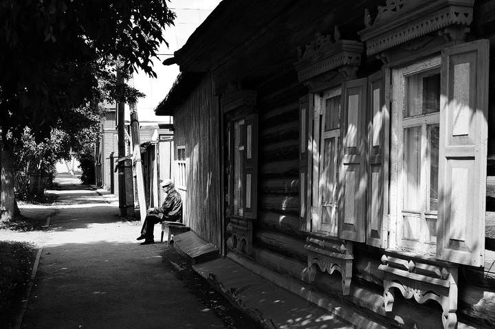 Полдень.
