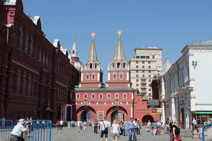 Воскресе́нские (И́верские) воро́та на Красной площади