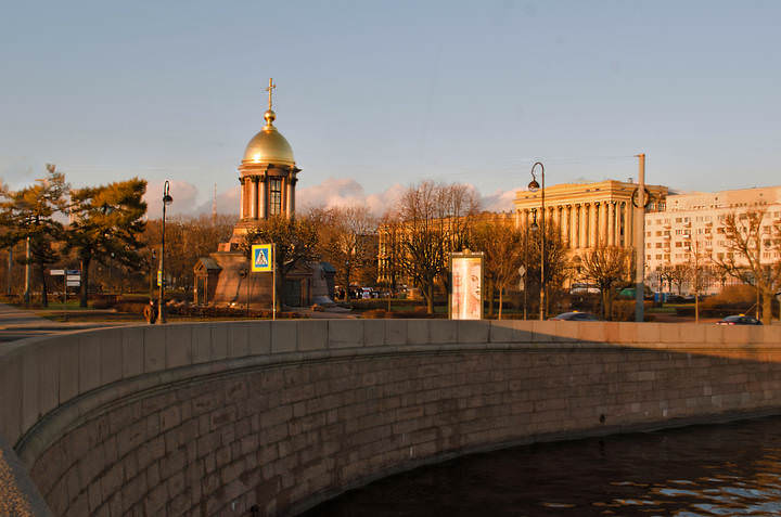 Храм-часовня на Троицкой площади