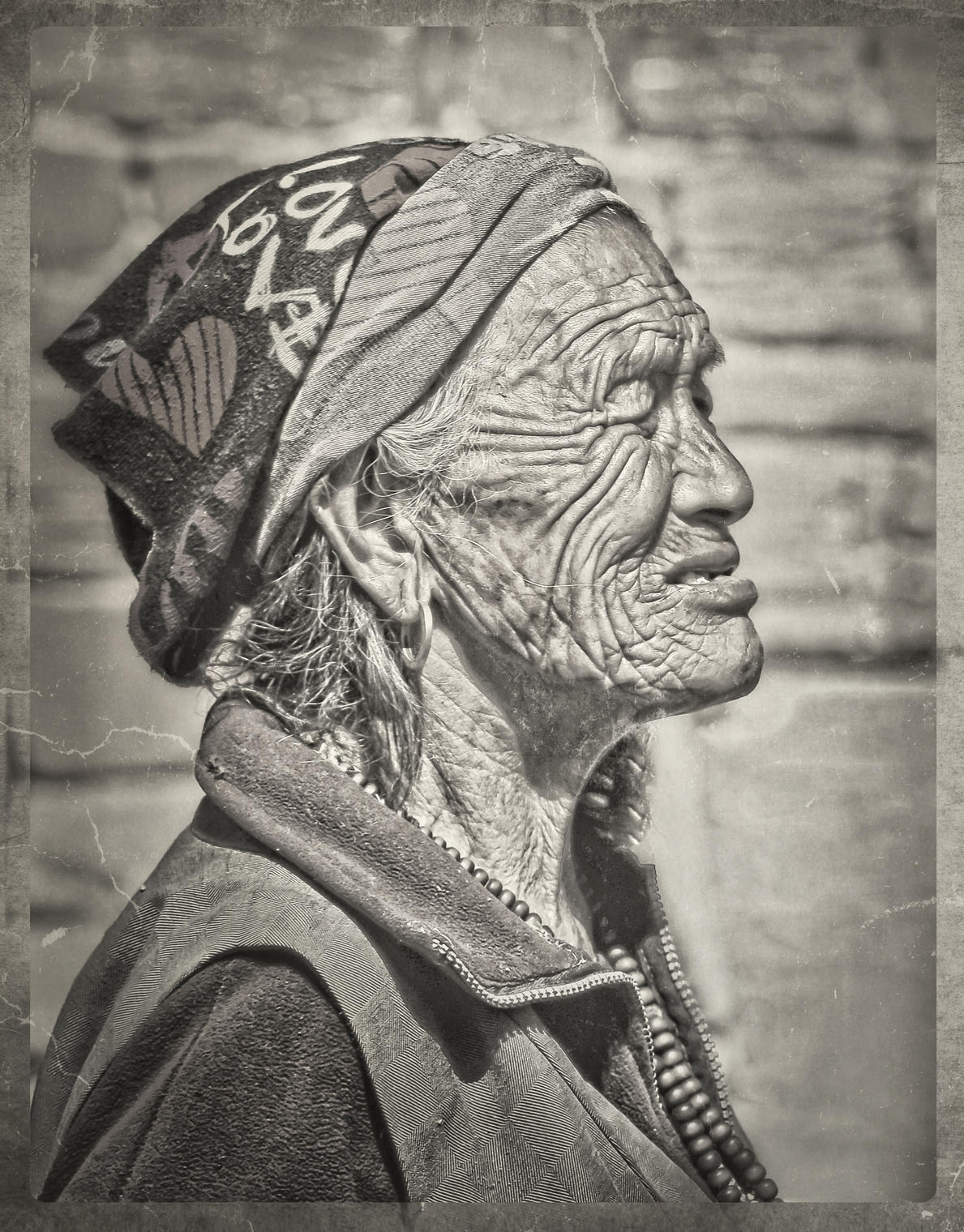 портрет непальской женщины