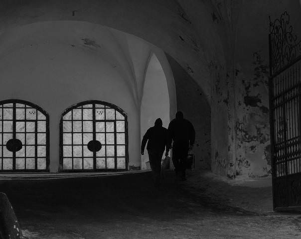 В храм . . .