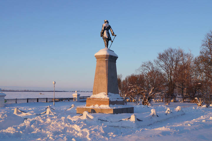 архангельск.05.01.2015 043.Памятник Петру Великому.