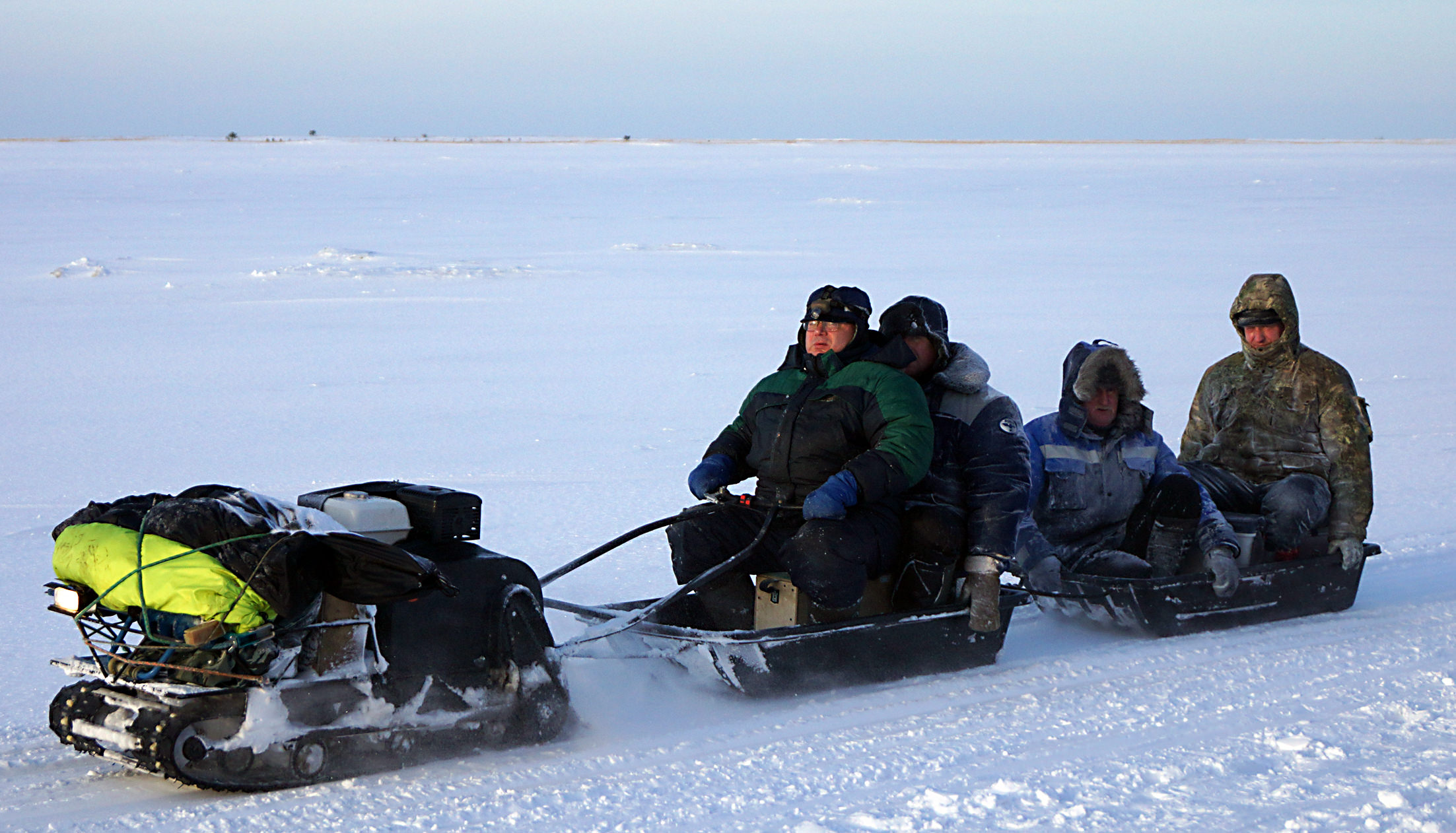 Соната тур рыбалка на севере главная архангельск. Зимняя рыбалка на белом море Северодвинск. Соната тур рыбалка на севере Северодвинск. Зимняя рыбалка в Северодвинске. Рыбалка на севере Северодвинск.