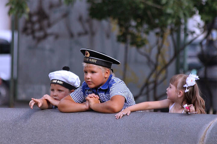 Первым делом, первым делом...пароходы, но а девочки...