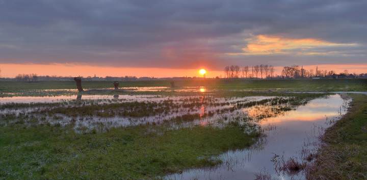 sunset in Oostvleteren.