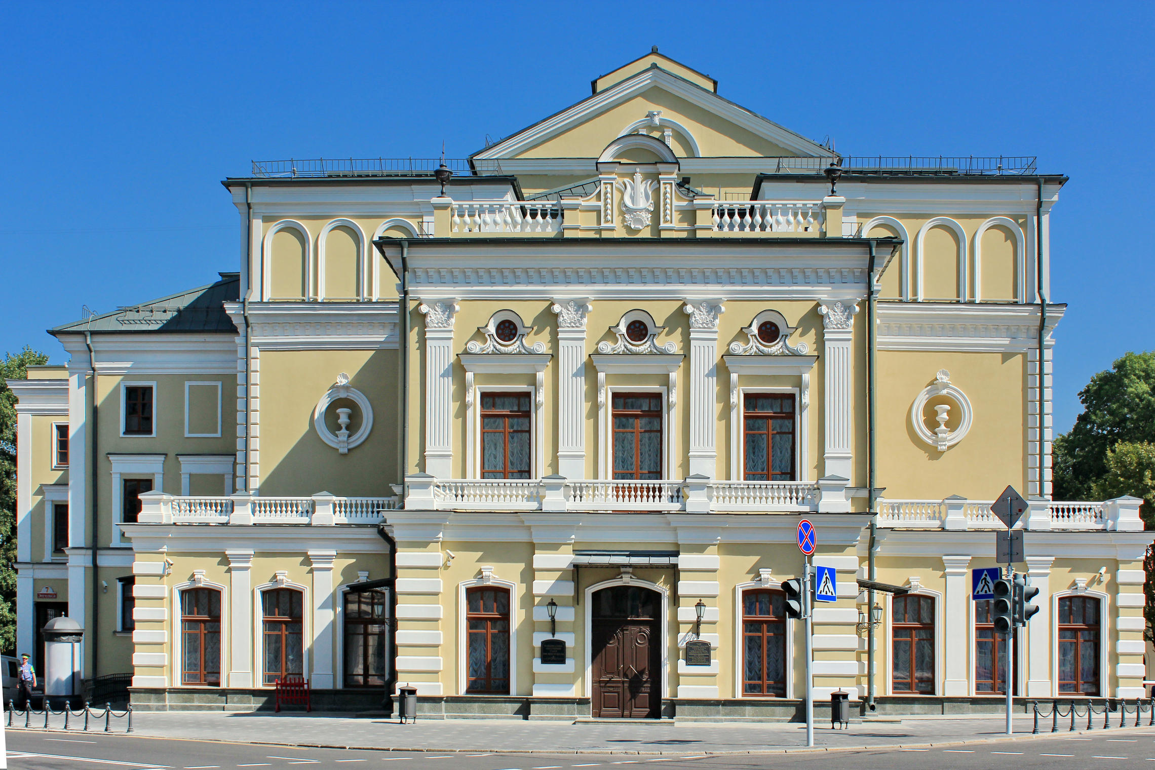 Национальный академический театр имени Янки Купалы