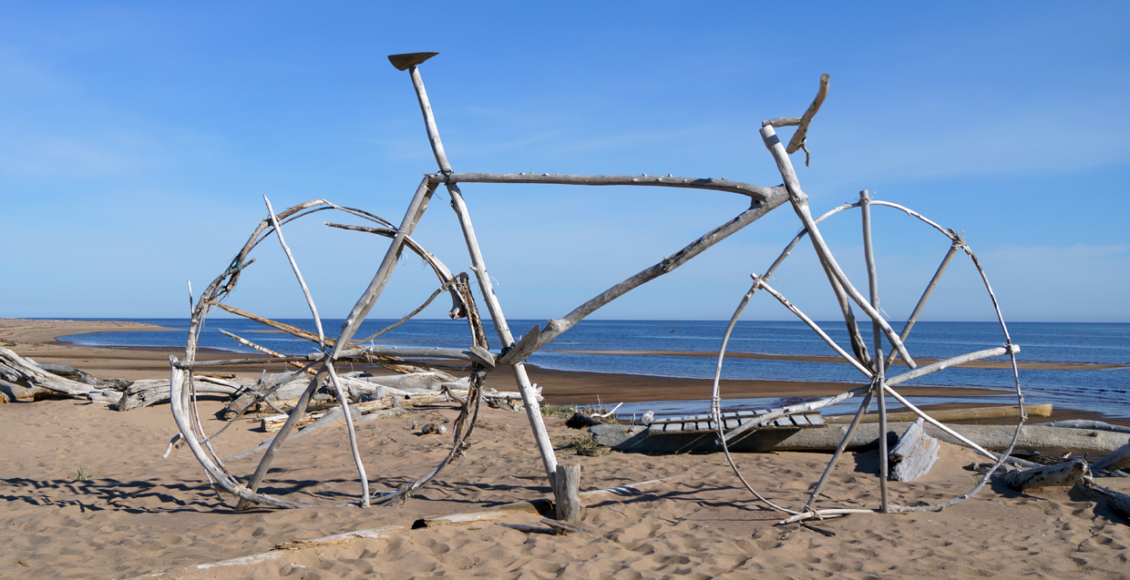 Солза.18.05.13 001.Тайбола 2012.Велосипед на берегу Белого моря.