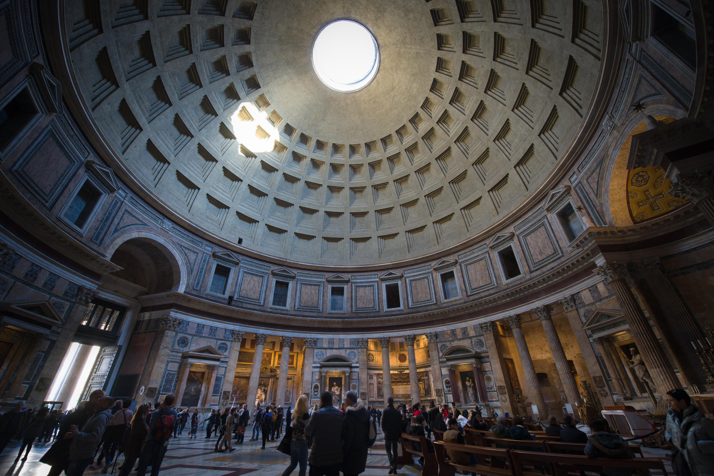 Купол пантеона в Риме
