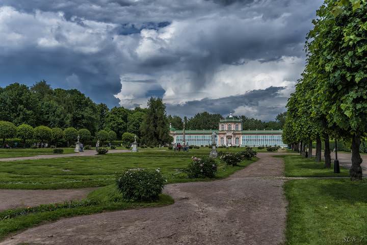 Кусково. Перед грозой