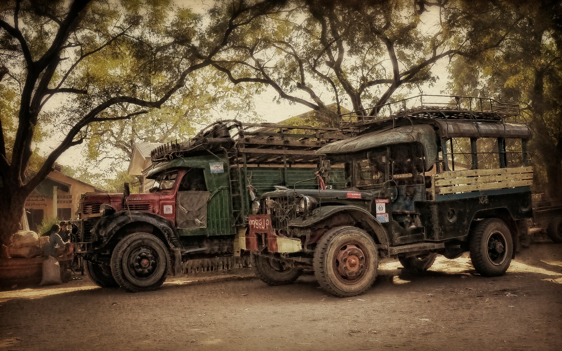 Старые автомобили в Багане