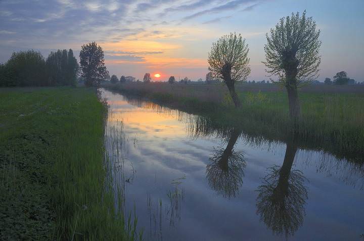 Sunset in Woumen.
