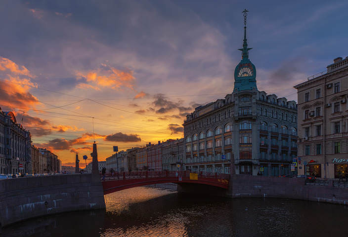 Дом Эсдера и Схефальса и Красный мост