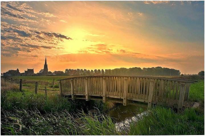 Stuivekenskerke early in the morning.