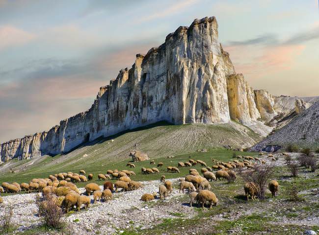 Белая скала в Крыму.