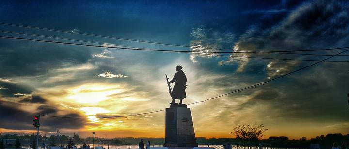 памятник Первопроходцам