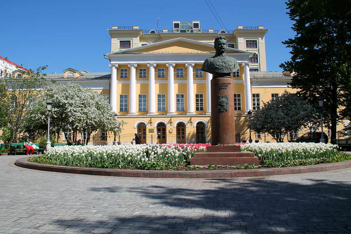 Красному командарму М.В.Фрунзе