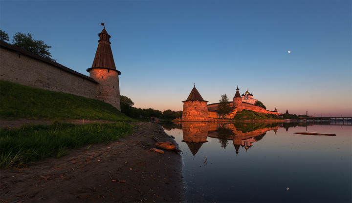 Кремль Псковский на закате
