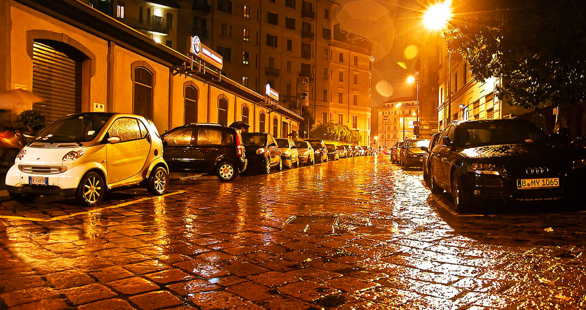 Дождливая ночь в Милане.