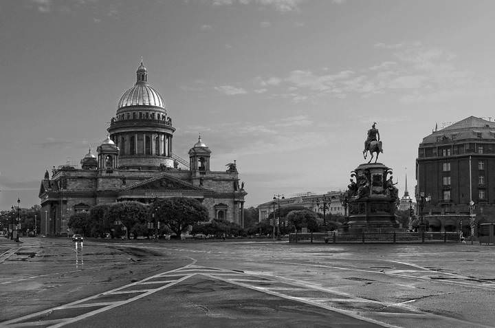 Город просыпается