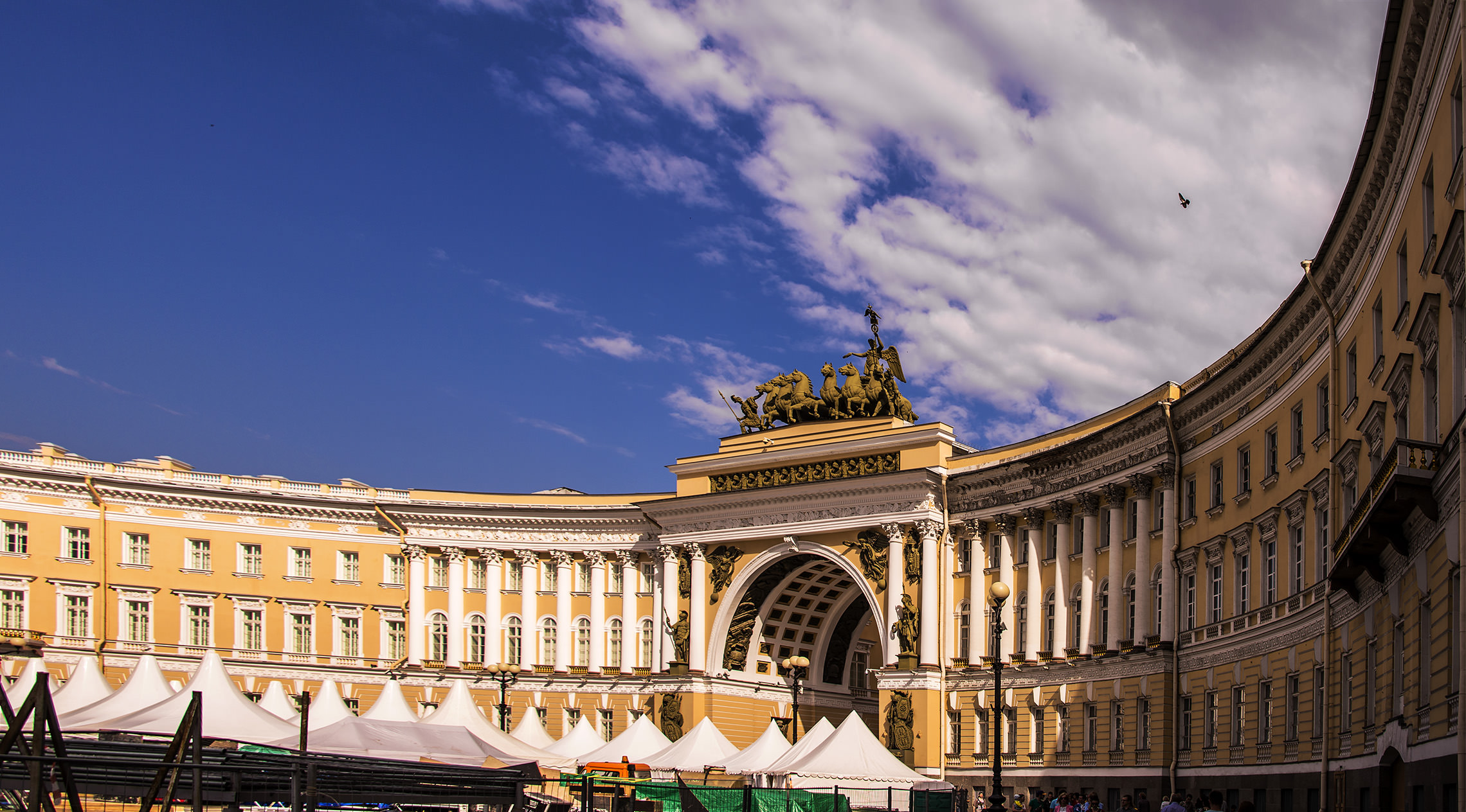 Триумфальная арка Главного штаба на Дворцовой площади
