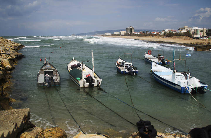в маленькой бухте...