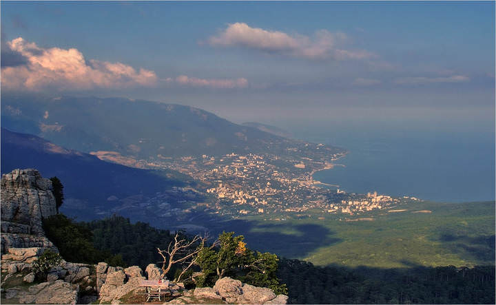 на краю