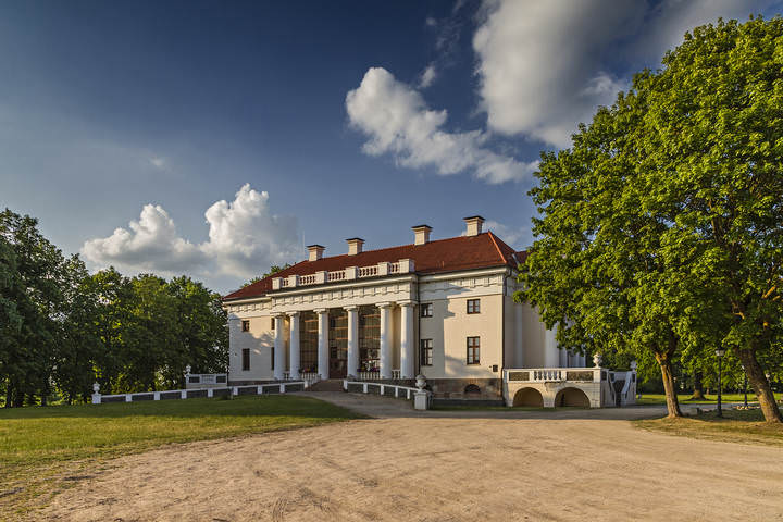 Пакройская усадьба, Пакруойис (Pakruojo dvaras)